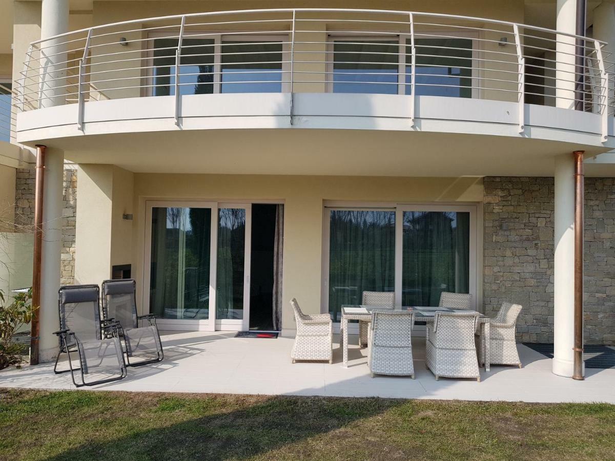 Luxury Apartments Beauty Gardens Sirmione Bagian luar foto