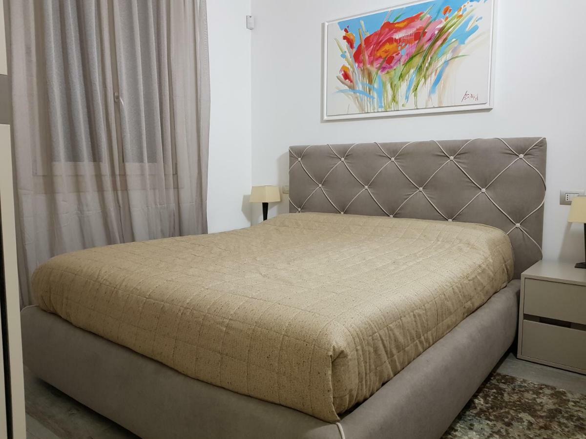 Luxury Apartments Beauty Gardens Sirmione Bagian luar foto