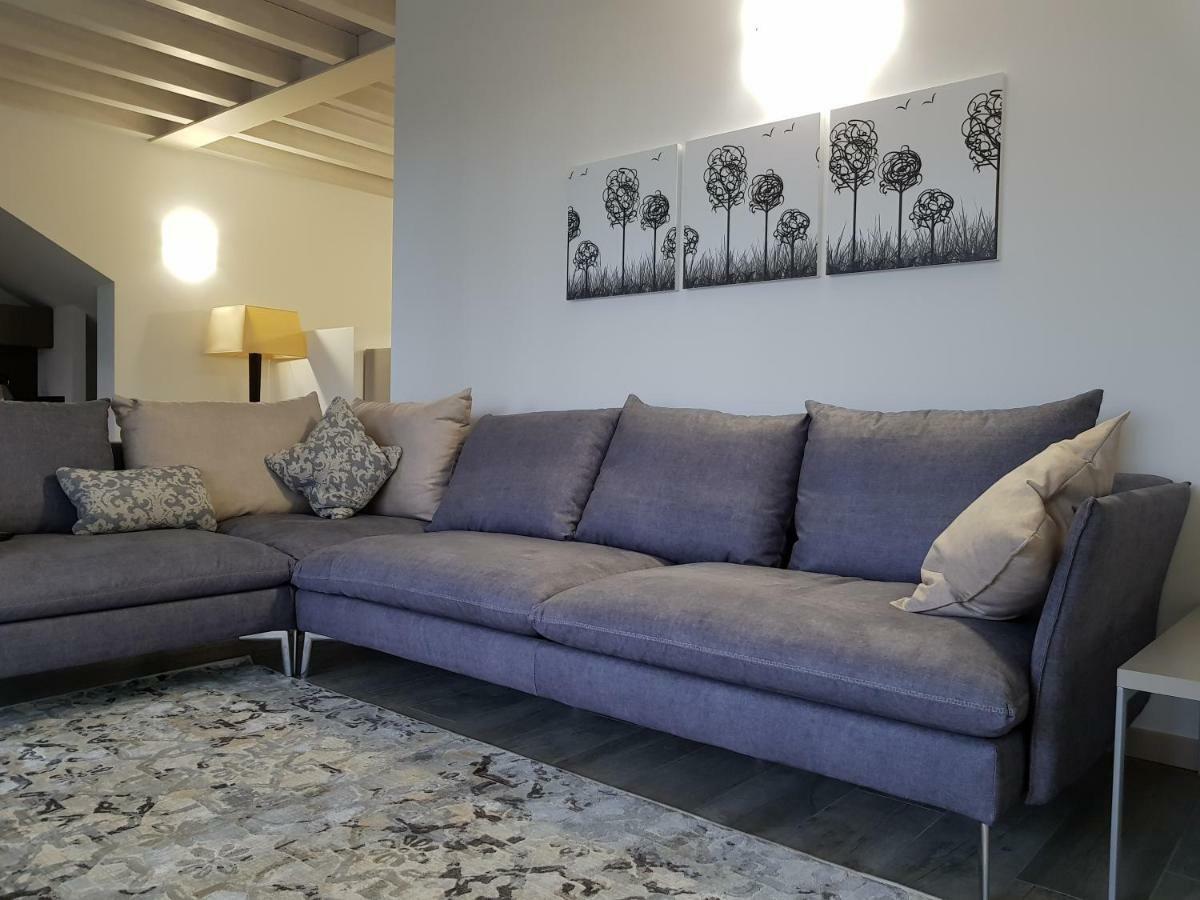 Luxury Apartments Beauty Gardens Sirmione Bagian luar foto