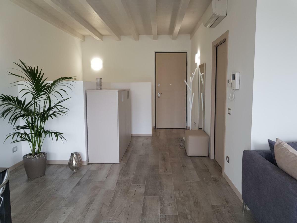 Luxury Apartments Beauty Gardens Sirmione Bagian luar foto