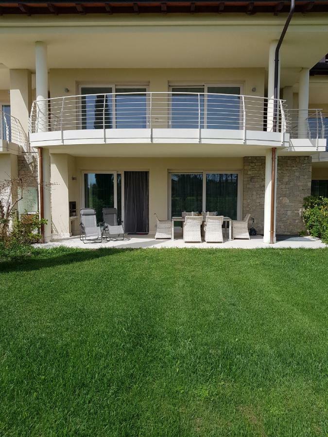 Luxury Apartments Beauty Gardens Sirmione Bagian luar foto